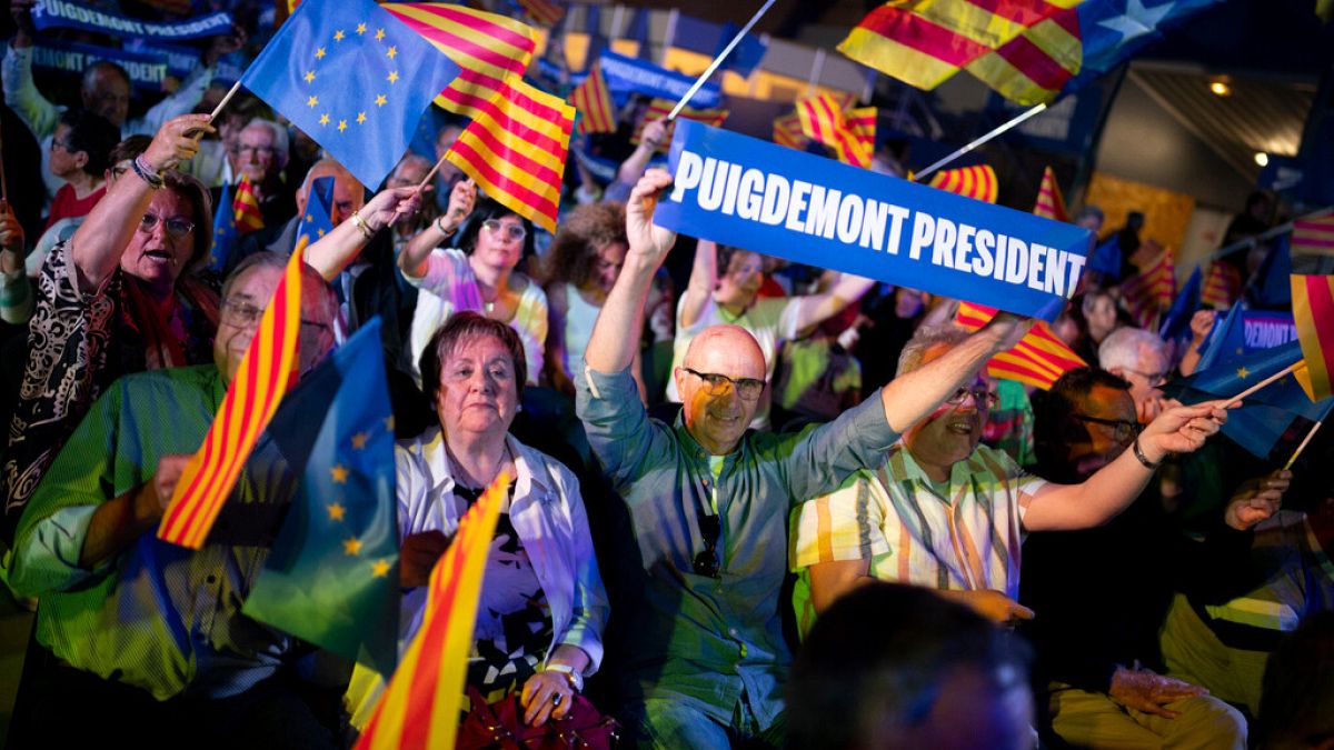 Spain's parliament gives final approval to amnesty law for Catalonia's separatists thumbnail