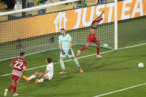 Ayoub El Kaabi de l'Olympiakos lors de la finale de la Conference League contre l'ACF Fiorentina à l'OPAP Arena d'Athènes, en Grèce, le 30 mai 2024