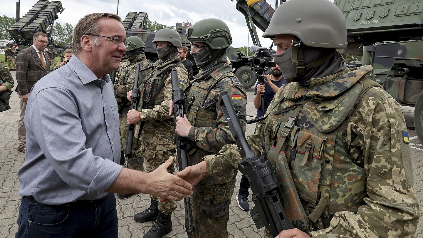 Alemania anuncia un paquete de ayuda militar a Ucrania de 500 millones de  euros | Euronews