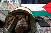 خيمة في مخيم أقامه طلاب وناشطون مؤيدون للفلسطينيين في جامعة غنت البلجيكية 16 مايو/أيار 2024.