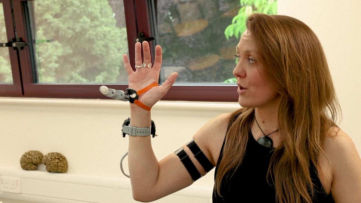 This robotic thumb is designed to help you enhance productivity at work thumbnail