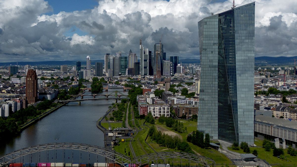 Week ahead: ECB rate decision and EU elections take centre stage thumbnail