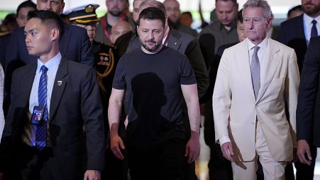 El presidente de Ucrania, Volodymyr Zelenskyy, llega al Diálogo de Shangri-La en Singapur, el 1 de junio de 2024.