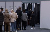 Elettori alle urne per le elezioni presidenziali in Islanda