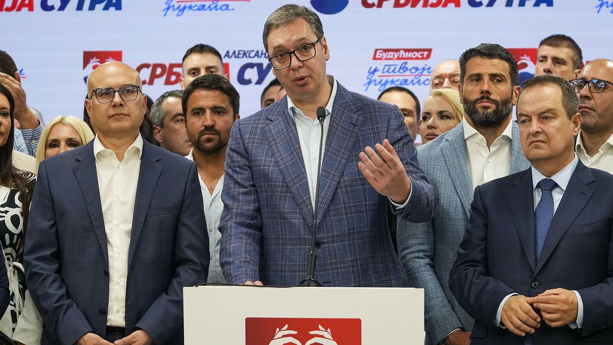 Serbia's ruling Progressive Party claims 'pure and convincing' victory in municipal elections thumbnail