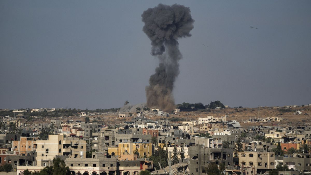 Israeli strikes kill at least 11 as US urges Israel to accept ceasefire deal thumbnail