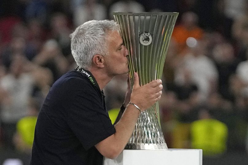 Ο Ζοζέ Μουρίνιο νικητής του Conference League την σεζόν 2021-2022