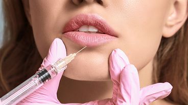 Fransa yasadışı kozmetik enjeksiyonları engellemek için hyaluronik asit kullanımını azaltıyor 