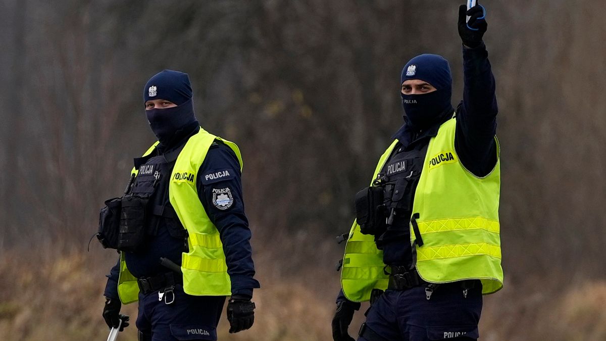 Полските власти арестуваха 18 лица обвинени в участие във враждебни