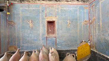 حفريات في مدينة بومبي تكشف عن ضريح ذي جدران زرقاء-إيطاليا