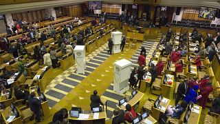 Afrique du Sud : l'ANC négocie avant un vote crucial à l'Assemblée