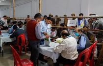 Hindistan'da oy sayım işlemi başladı