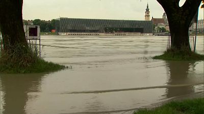 Ruas alagadas em Schärding, na Áustria