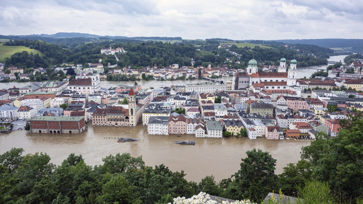 Teile der bayerischen Altstadt von Passau sind von der Donau überflutet, in Deutschland, Dienstag, 4. Juni 2024.