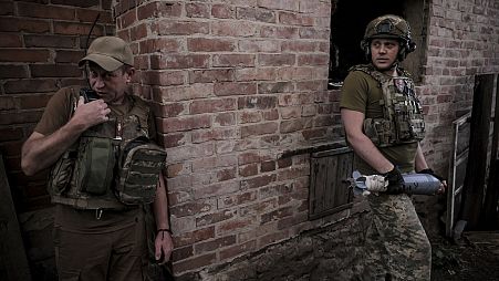Soldati in prima linea nella regione di Donetsk, Ucraina, 4 giugno 2024