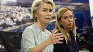 Ursula von der Leyen, az Európai Bizottság elnöke és Giorgia Meloni olasz miniszterelnök közös sajtótájékoztatón 2023. szeptember 17-én - képünk illusztráció