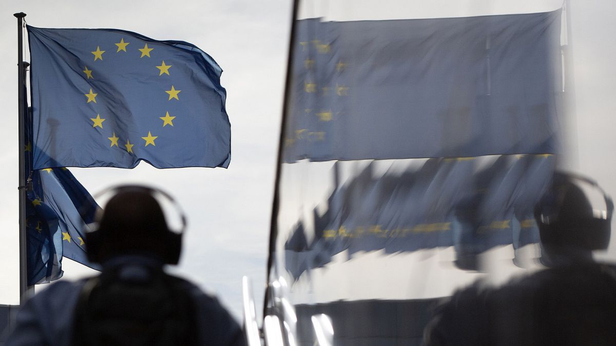 Страните от ЕС засилват усилията си за борба с дезинформацията преди европейските избори