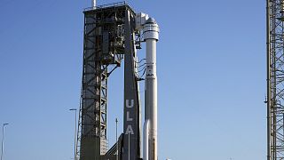 Η κάψουλα Starliner της Boeing, πάνω σε έναν πύραυλο Atlas V, βρίσκεται στην εξέδρα εκτόξευσης στο Space Launch Complex 41, τη Δευτέρα 3 Ιουνίου 2024, στο Ακρωτήριο Κανάβεραλ της Φλόριντα.