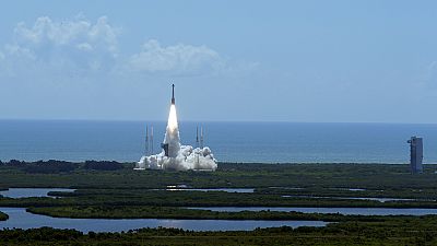 Boeing, Amerikan Havacılık ve Uzay Dairesi'nin (NASA) iki astronotunu taşıyan Starliner mekiğini ilk kez uzaya yolladı.