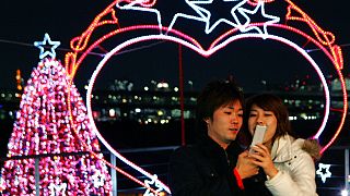 Japonya düşen doğum oranlarını artırmanın yollarını arıyor