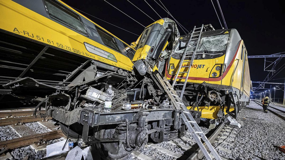 Trains collide in Czech Republic, killing at least 4 and injuring 23 thumbnail
