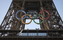 Aros olímpicos en la Torre Eiffel