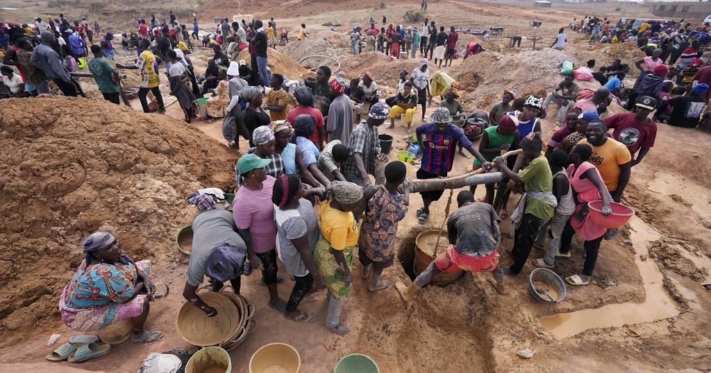 Dozens remain trapped after a gold mine collapses in northcentral ...