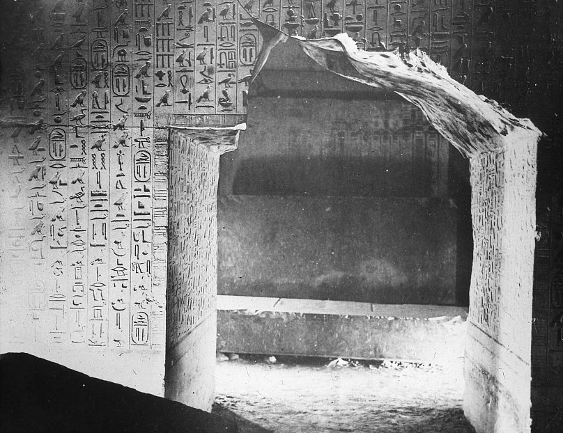 ورودی مقبره اوناس، آخرین فرعون دودمان پنجم مصر