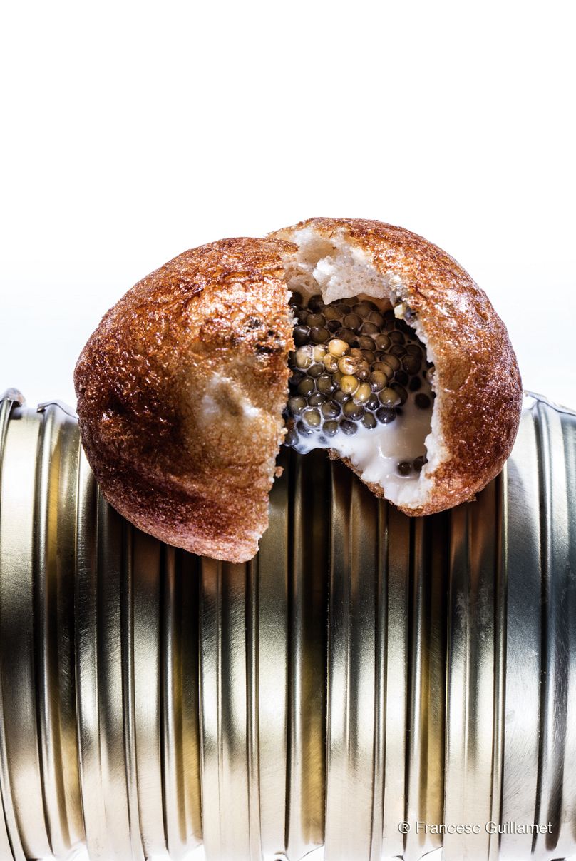 The caviar-filled doughnut at Disfrutar