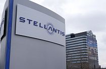 Stellantis tabelası, 19 Ocak 2021'de Auburn Hills, Michigan'daki Chrysler Teknoloji Merkezi'nin dışında görünüyor.