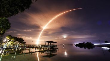 La trace du décollage de la fusée Falcon 9 de SpaceX, le 2 décembre 2023.