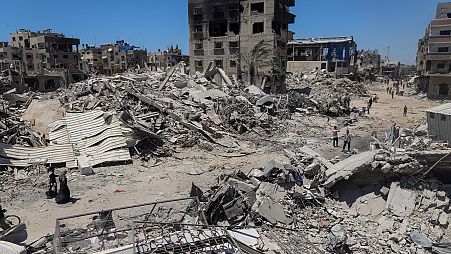 أبنية مدمرة في قطاع غزة جراء القصف الإسرائيلي العنيف