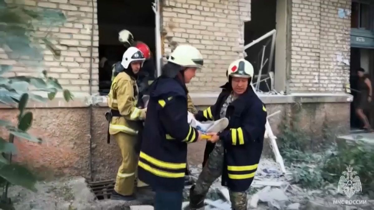 Evacuation des victimes après les raids ukrainiens (image fournie par les autorités locales)