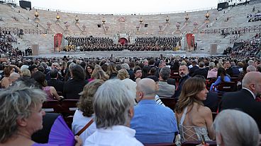 Les Arènes de Vérone ont célébré l'opéra italien, désormais inscrit au patrimoine de l'Unesco.