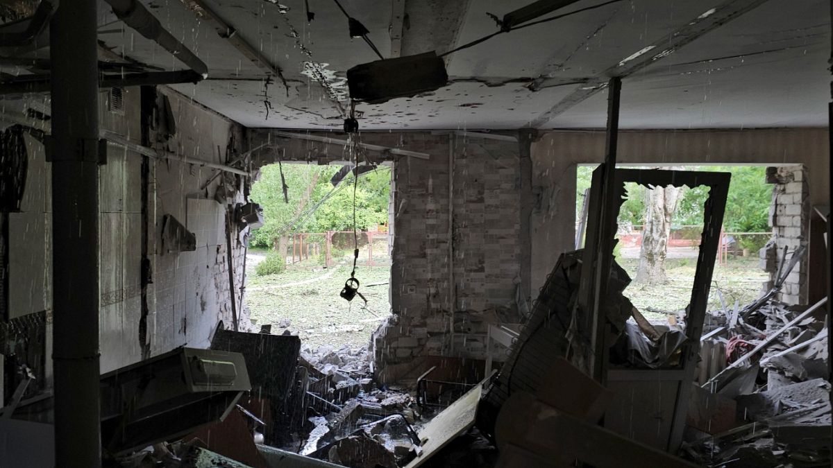 صورة قدمتها الإدارة العسكرية الإقليمية في خيرسون، تظهر شقة مدمرة في خيرسون، أوكرانيا.