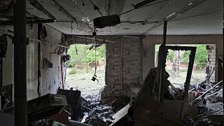 صورة قدمتها الإدارة العسكرية الإقليمية في خيرسون، تظهر شقة مدمرة في خيرسون، أوكرانيا.