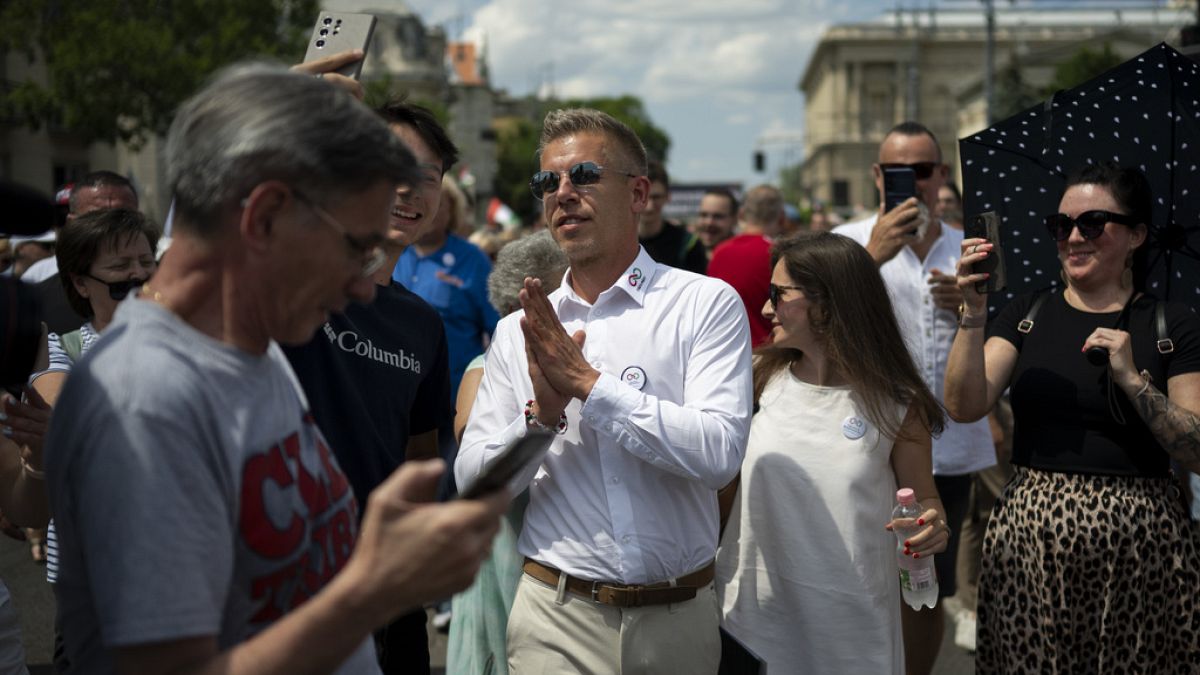 Tends of thousands of Hungarians attend opposition leader's rally