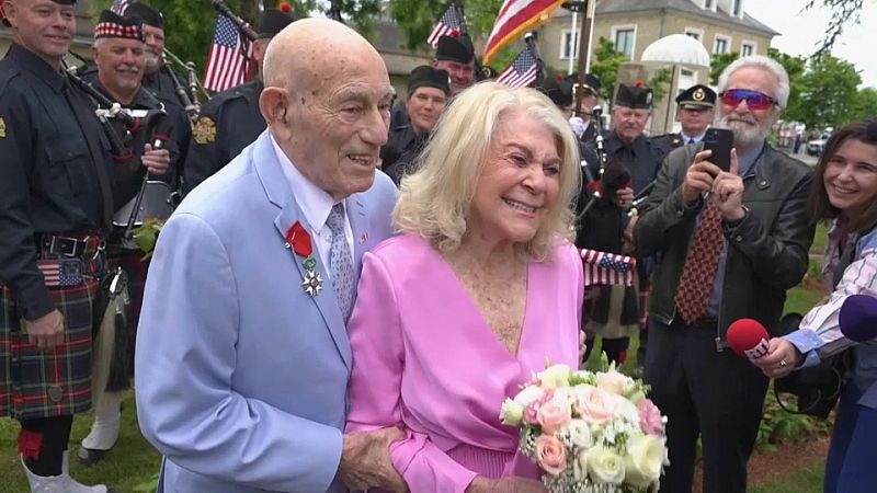 زفاف استثنائي على شاطئ النصر: أمريكي عمره 100 عام شارك بإنزال النورماندي يتزوج حبيبته في فرنسا 