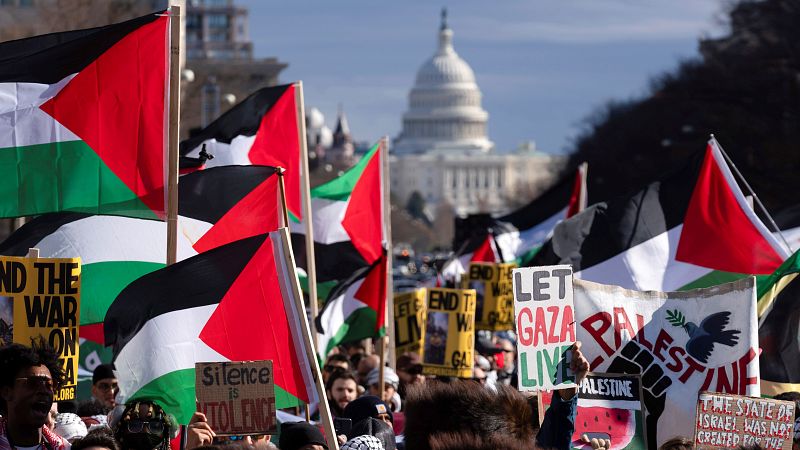 شاهد: مظاهرة حاشدة لأمريكيين يدعمون فلسطين أمام البيت الأبيض 