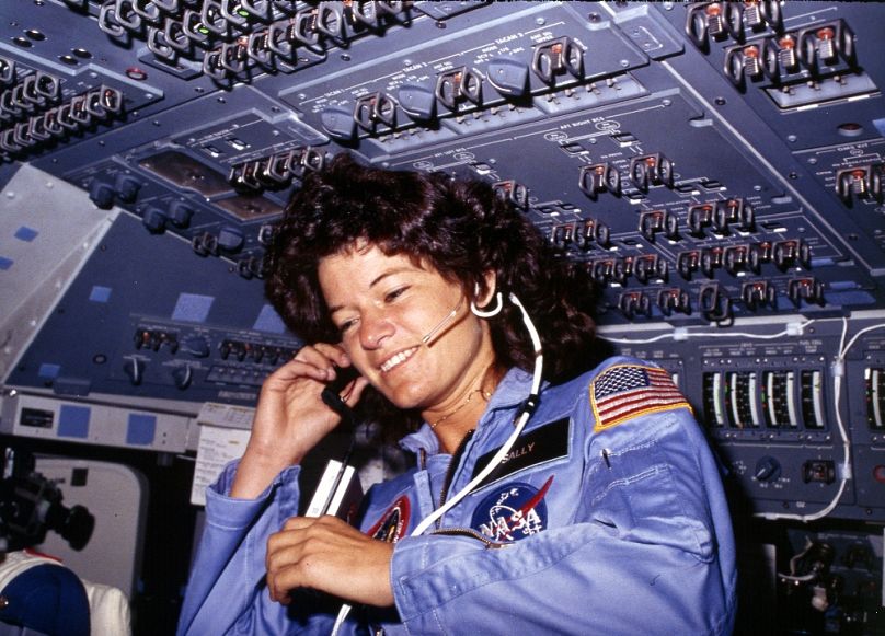 Sally Ride hatnapos küldetése alatt, 1983-ban