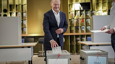 2024 ist Rekordwahljahr. Laut Hochrechnungen des Meinungsforschungsinstituts Infratest Dimap verzeichnet Deutschland mit 64 Prozent die höchste Wahlbeteiligung seit 1979. 