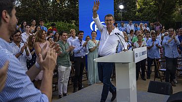 Imagen del líder del Partido Popular, Alberto Núñez Feijoo, en un mitin electoral en Barcelona.