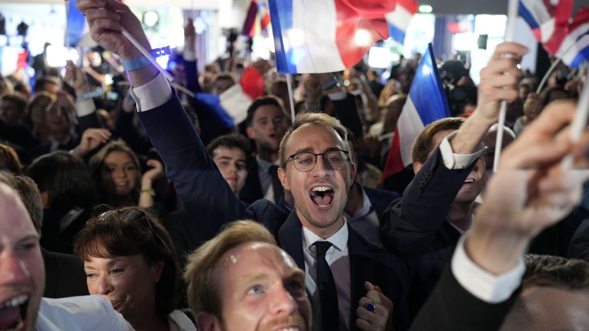 Wahlsieg der Le Pen Partei bei der Europawahl löst politisches Erdbeben aus