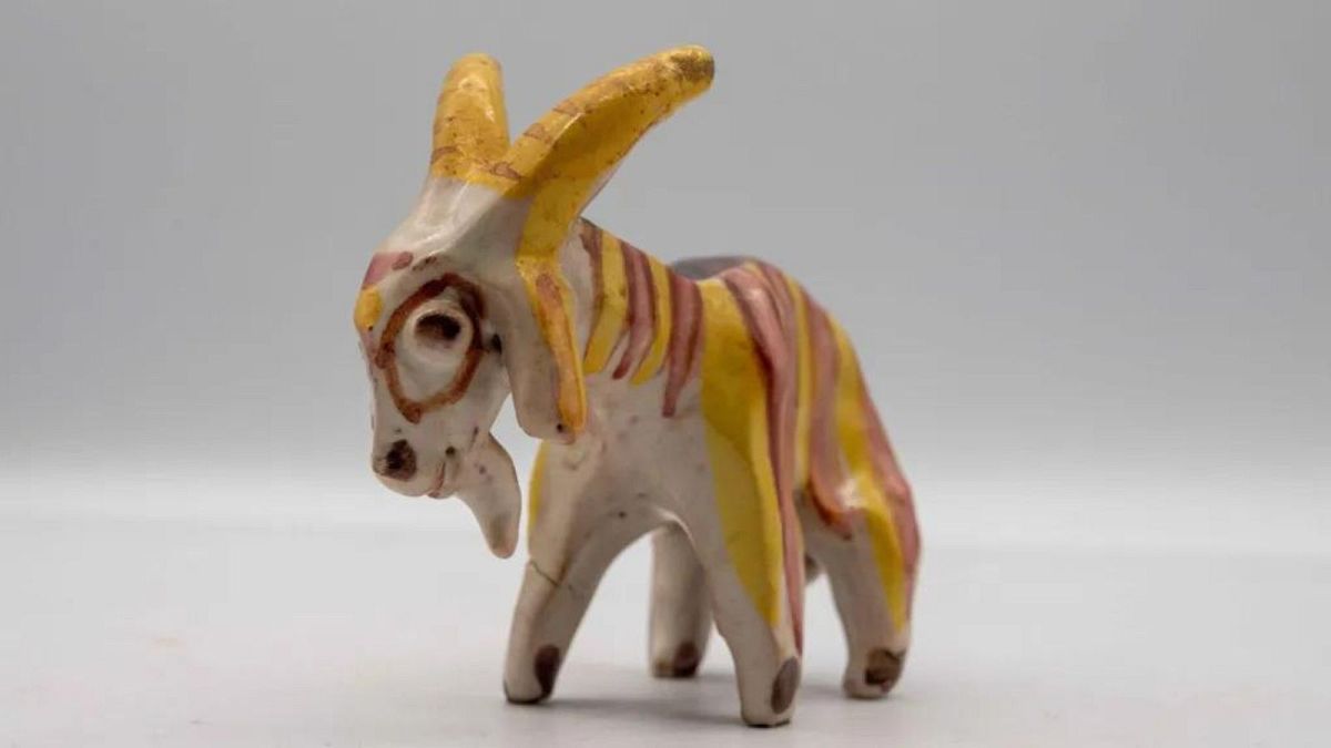 ¿Por qué se vendió esta cabra de cerámica por 13.000 euros? (Pista: Es real) 