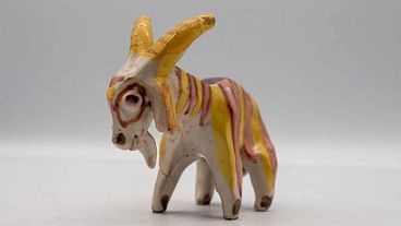 ¿Por qué se vendió esta cabra de cerámica por 13.000 euros? (Pista: Es real) 