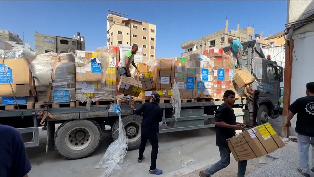  WHO mission convoy arriving at Kamal Adwan Hospital hospital