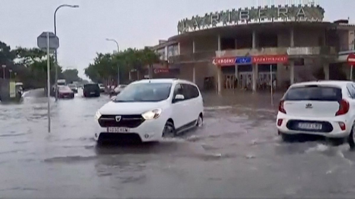 WATCH: Palma de Mallorca airport hit by rainstorm rampage thumbnail