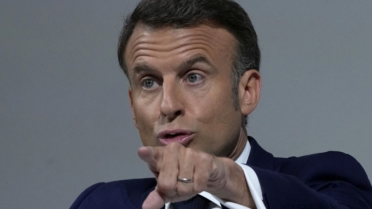 Le président français Emmanuel Macron prononce un discours, mercredi 12 juin 2024 à Paris.
