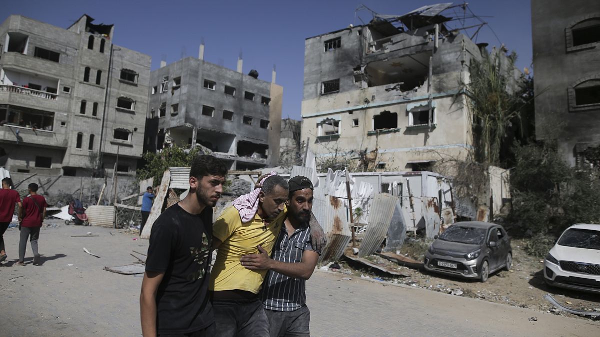 Bombatámadás után a Gázai övezetben