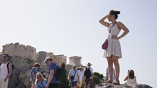 Τουρίστες στην περιοχή της Ακρόπολης